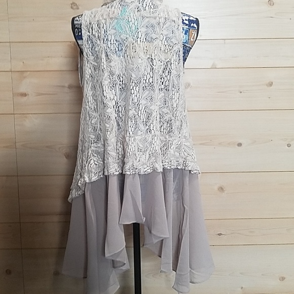 NWT Lace Vest - Picture 6 of 8